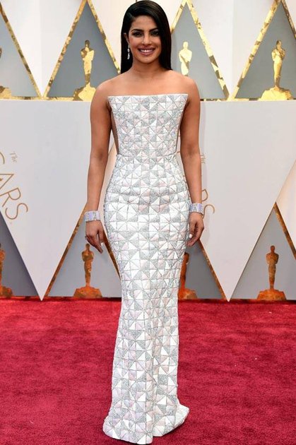 Priyanka-Chopra-at-Oscars-2017